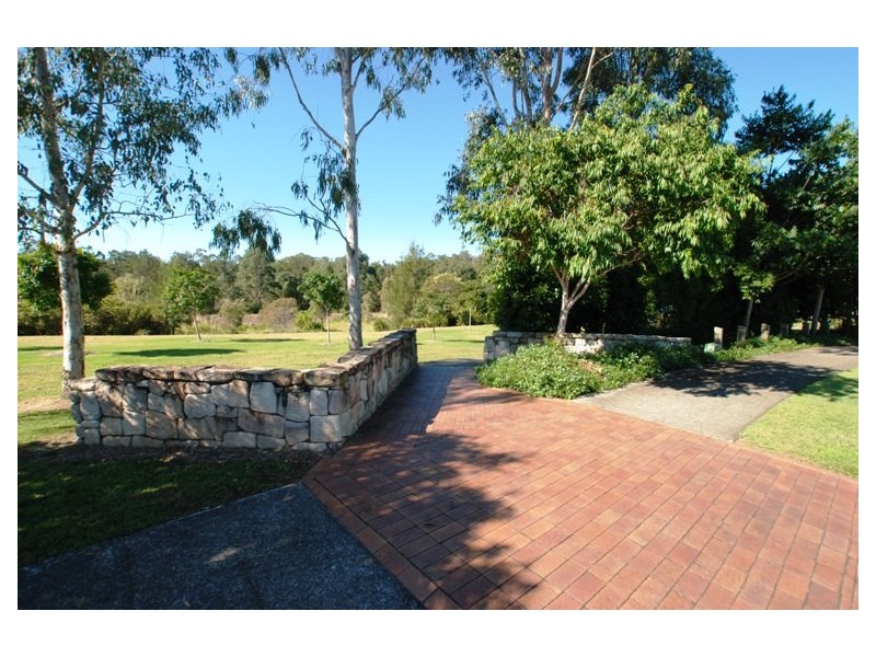 32 Rivergum Drive, Eatons Hill QLD 4037