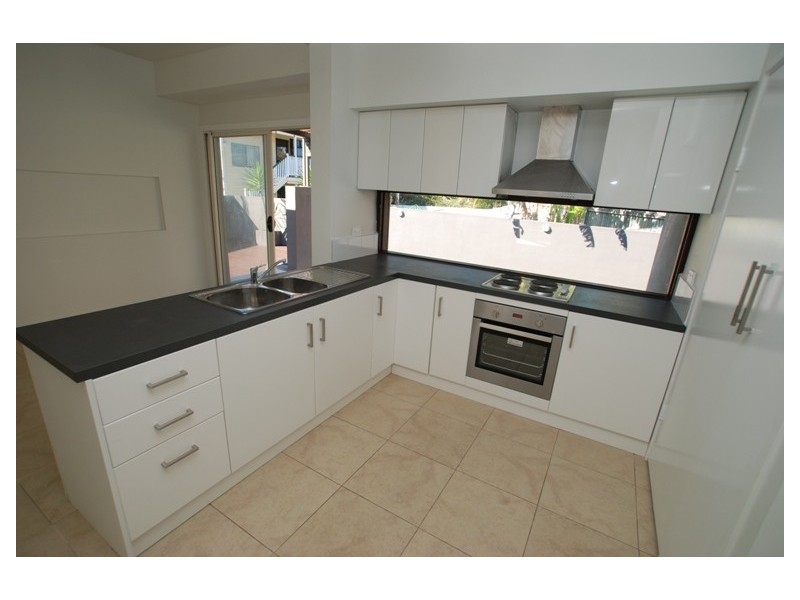 1 Hardiman Street, Woody Point QLD 4019