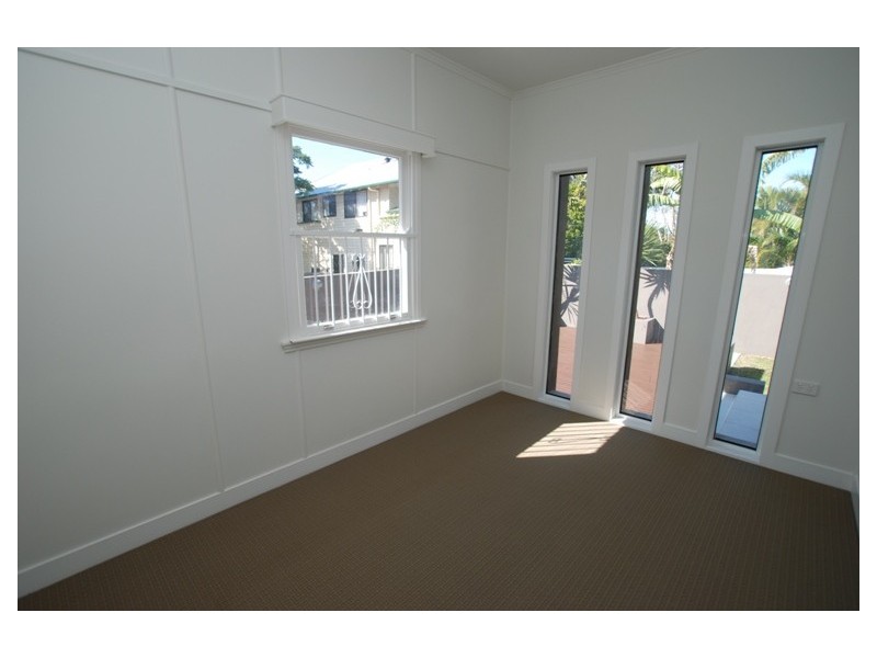 1 Hardiman Street, Woody Point QLD 4019