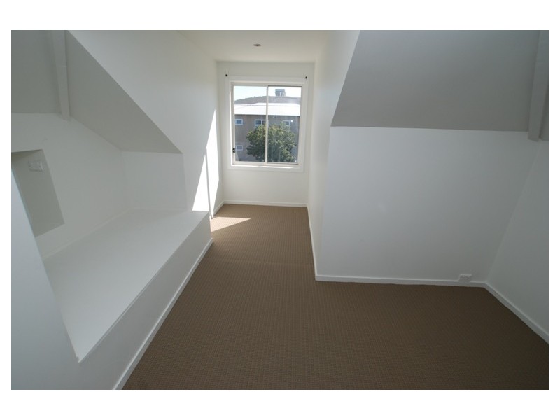 1 Hardiman Street, Woody Point QLD 4019