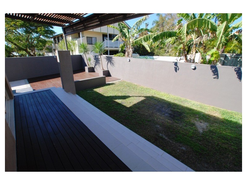 1 Hardiman Street, Woody Point QLD 4019