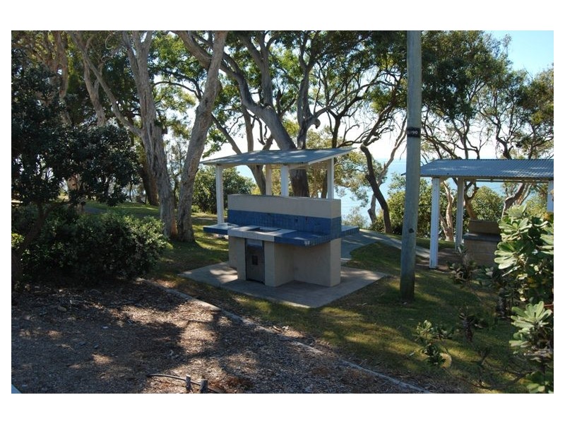 1 Hardiman Street, Woody Point QLD 4019