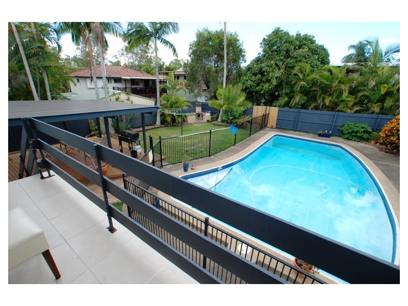 18 Hampshire Terrace, Albany Creek QLD 4035