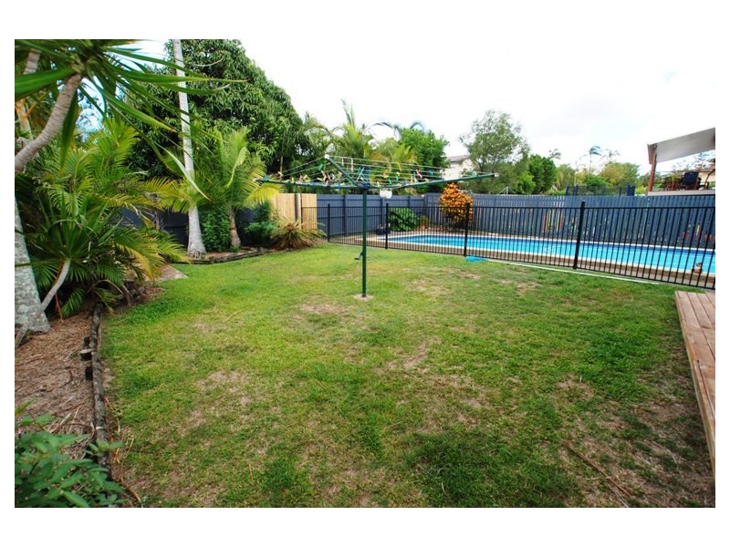 18 Hampshire Terrace, Albany Creek QLD 4035