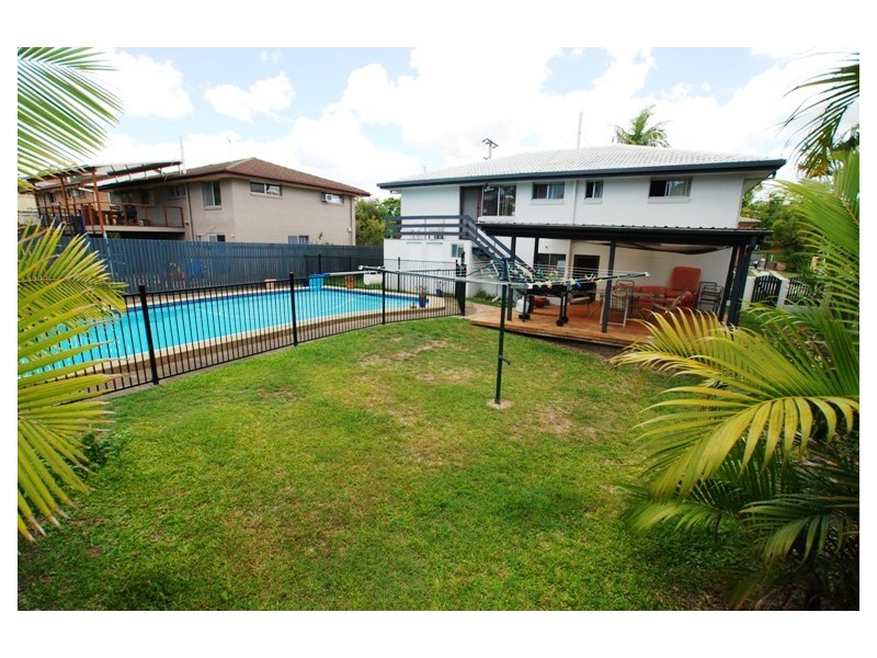 18 Hampshire Terrace, Albany Creek QLD 4035