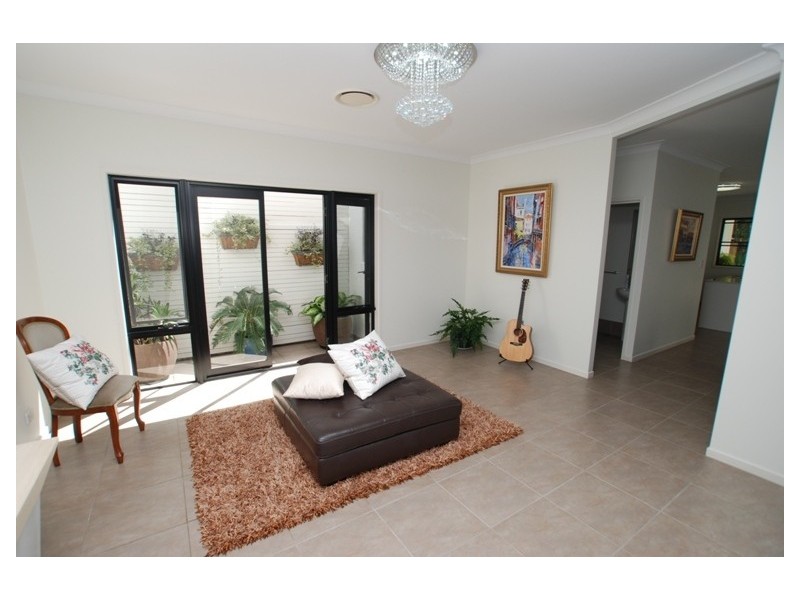 15 Tathra Street, Stafford QLD 4053