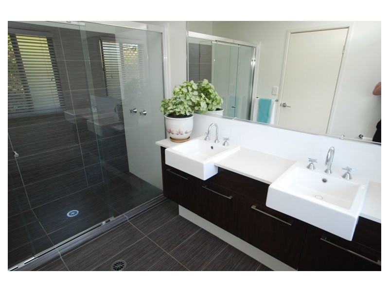 15 Tathra Street, Stafford QLD 4053