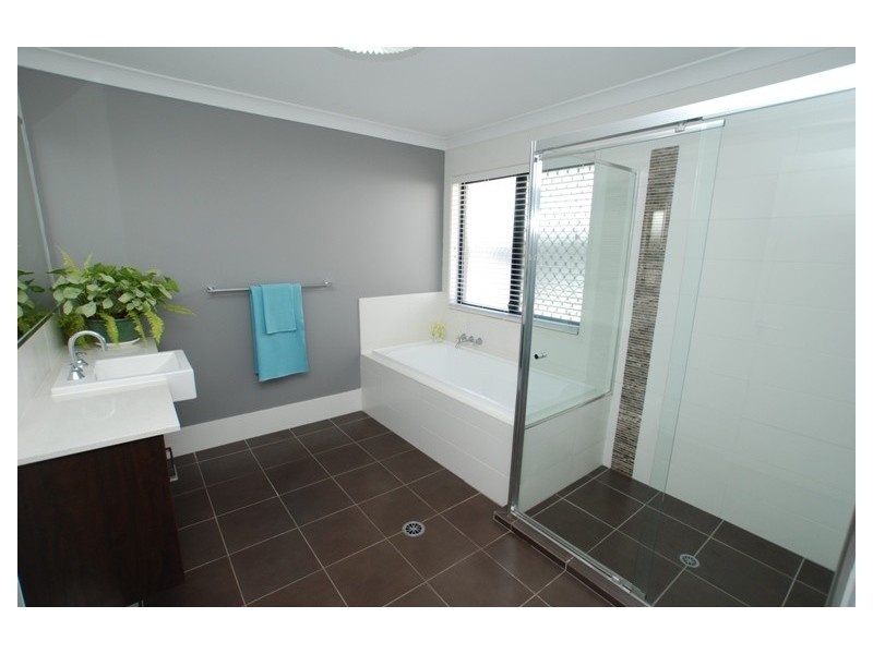 15 Tathra Street, Stafford QLD 4053