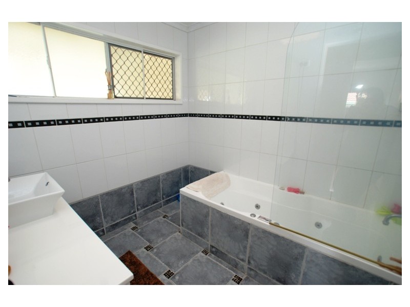 17 Karena Street, Brendale QLD 4500