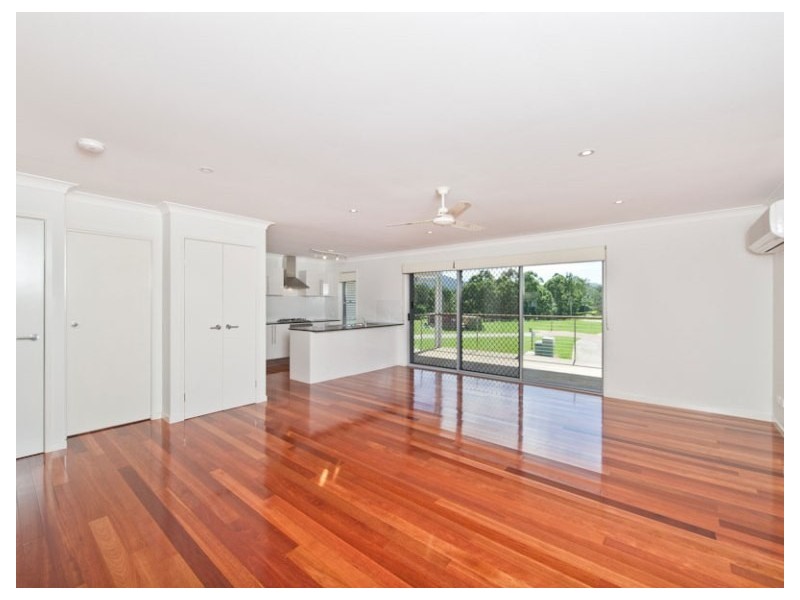 302 College Road, Karana Downs QLD 4306