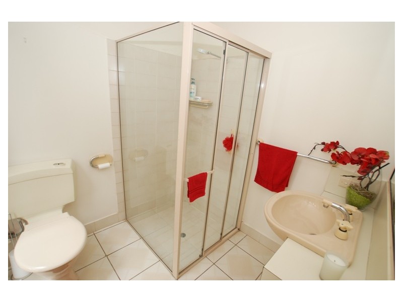 8 Thomas Court, Cashmere QLD 4500