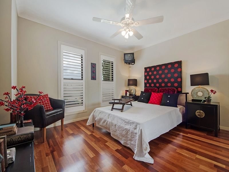 2117 FERNLEA CLOSE, Hope Island QLD 4212
