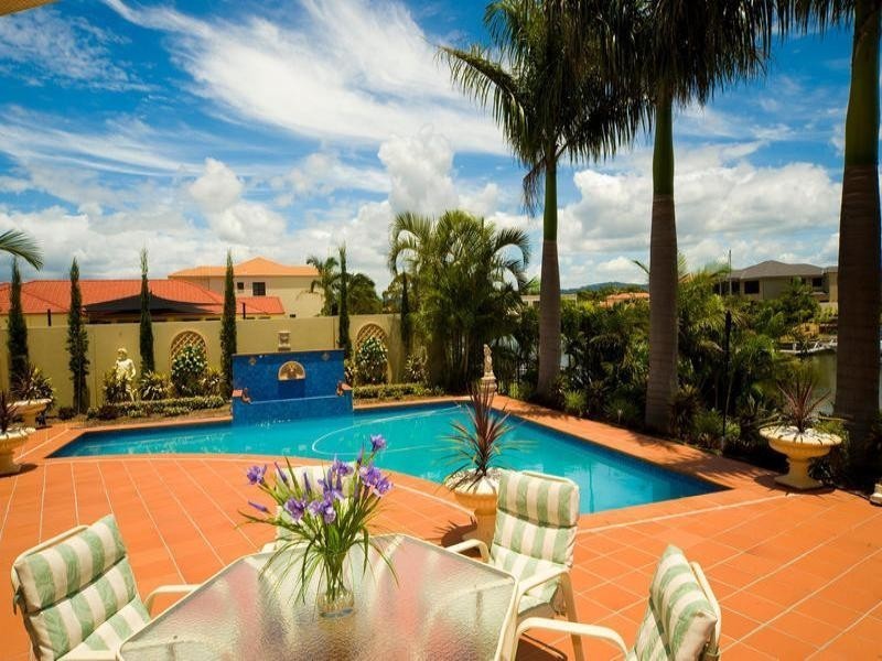 2107 CARLTON CLOSE, Hope Island QLD 4212