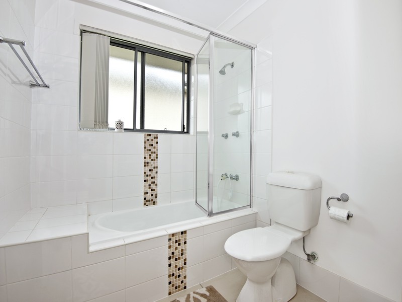 2/6-8 Petrie Street, Petrie QLD 4502