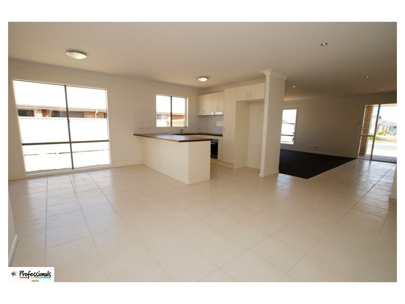 6 Auclair Street, Caboolture QLD 4510