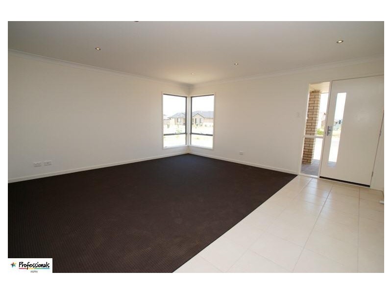 6 Auclair Street, Caboolture QLD 4510
