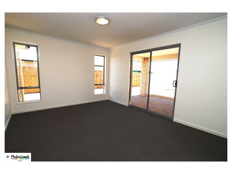 6 Auclair Street, Caboolture QLD 4510