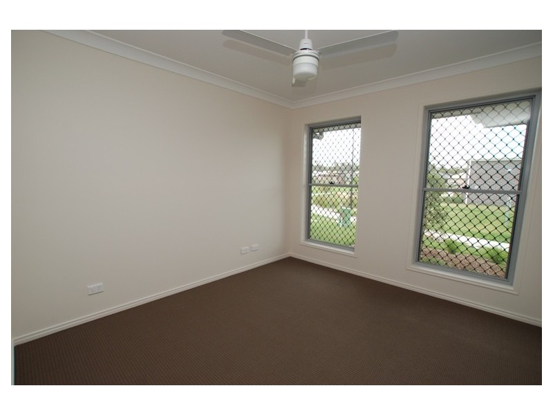 1/8 Endeavour Close, Fitzgibbon QLD 4018