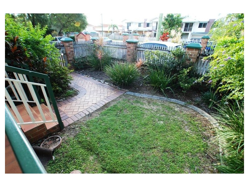 2/27 Brickfield Road, Aspley QLD 4034