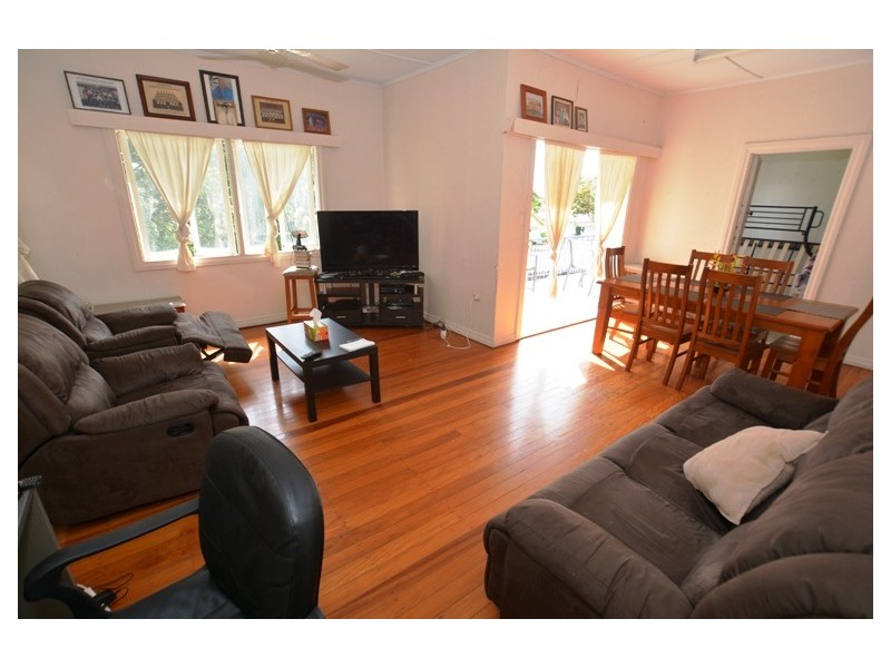 100 Hamilton Road, Wavell Heights QLD 4012