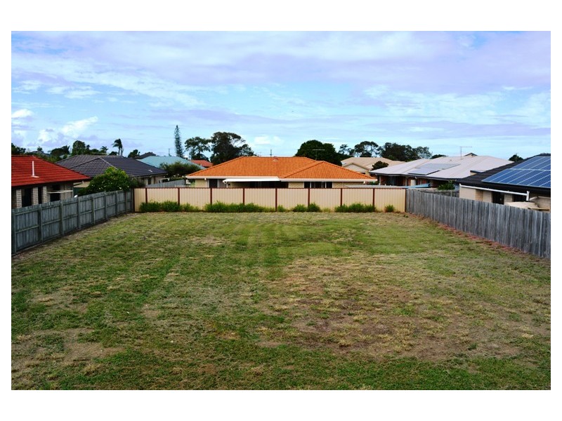 31 Columbia Drive, Beachmere QLD 4510