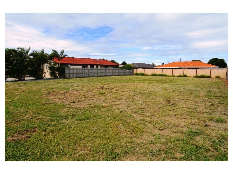 31 Columbia Drive, Beachmere QLD 4510