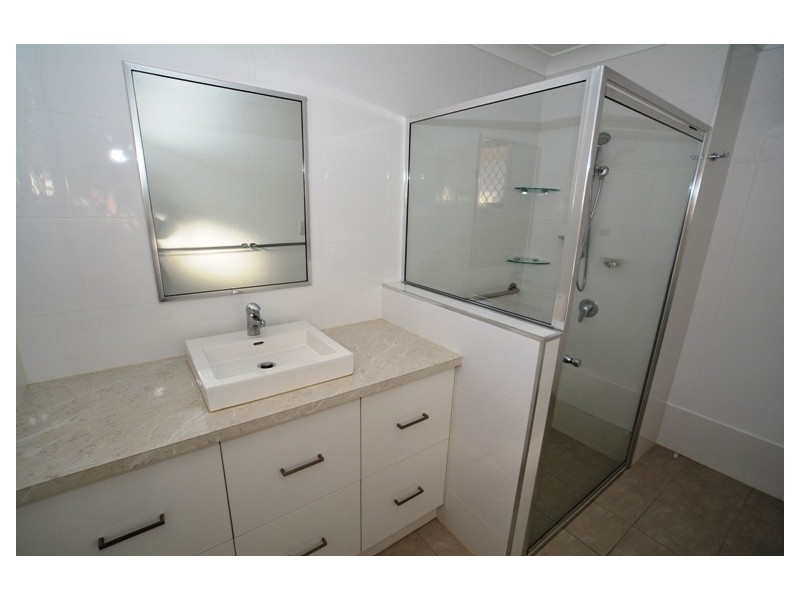 38 Hilltop Avenue, Chermside QLD 4032