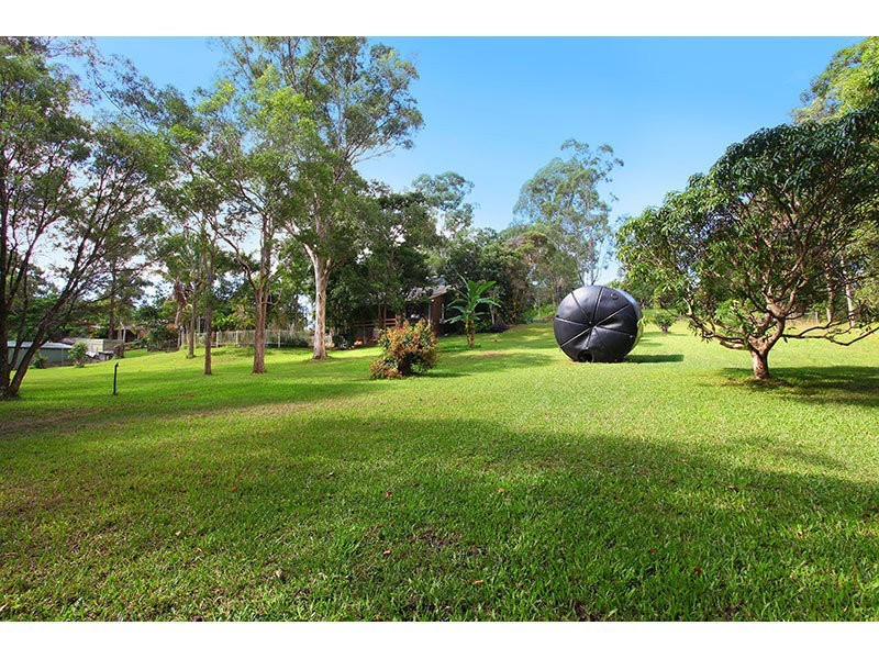 4 EWAN ST, Nerang QLD 4211