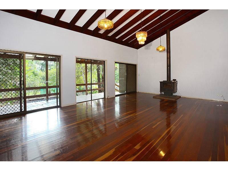 4 EWAN ST, Nerang QLD 4211