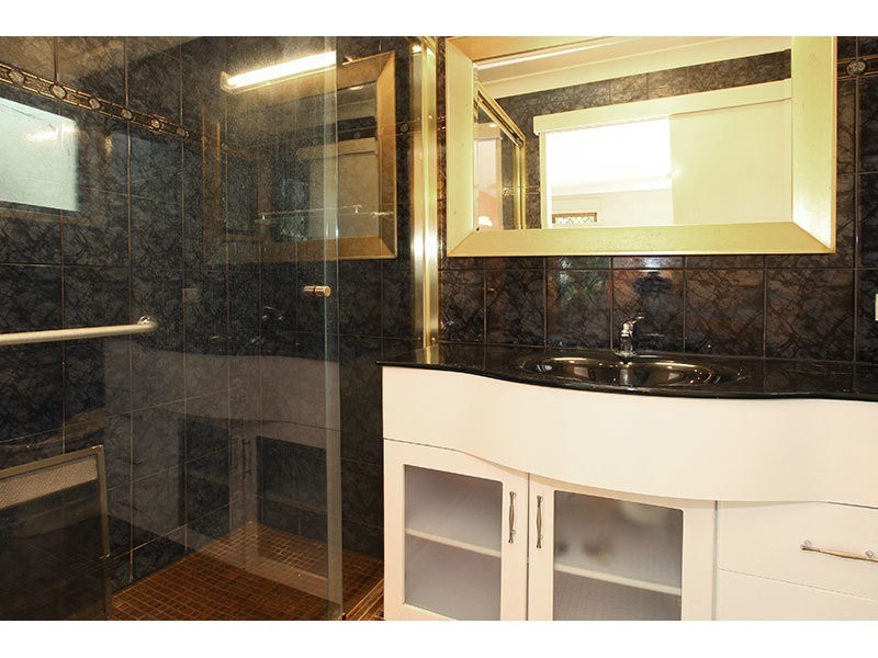 4 EWAN ST, Nerang QLD 4211