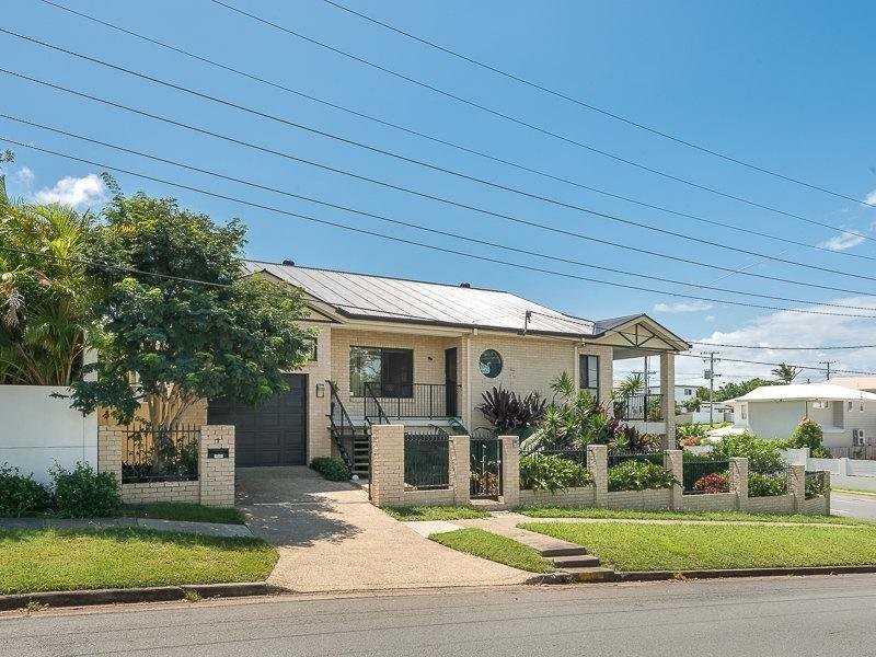 1 JIMMIESON AVENUE, Labrador QLD 4215