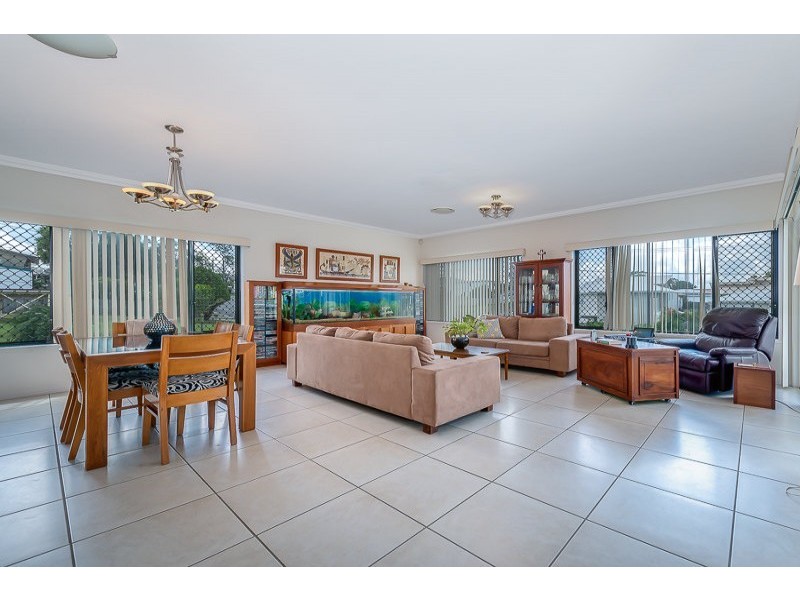 1 JIMMIESON AVENUE, Labrador QLD 4215