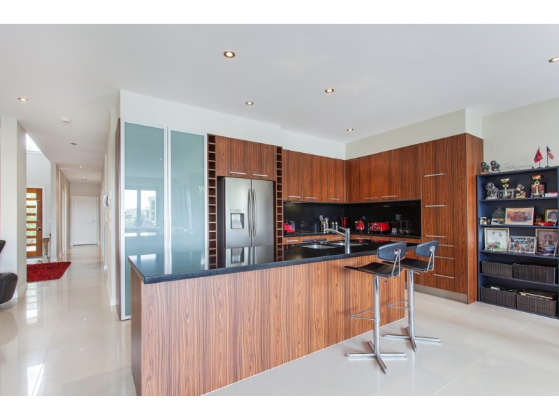 2241 GLENGALLON WAY, Hope Island QLD 4212