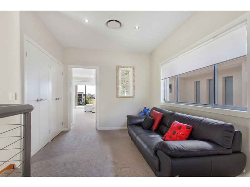 2241 GLENGALLON WAY, Hope Island QLD 4212