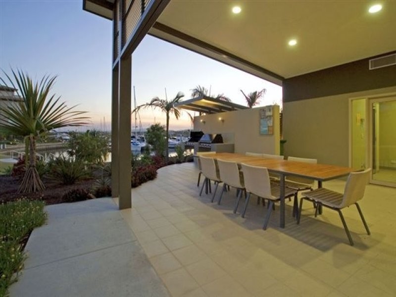 1744/1 RIALTO QUAY DRIVE, Hope Island QLD 4212