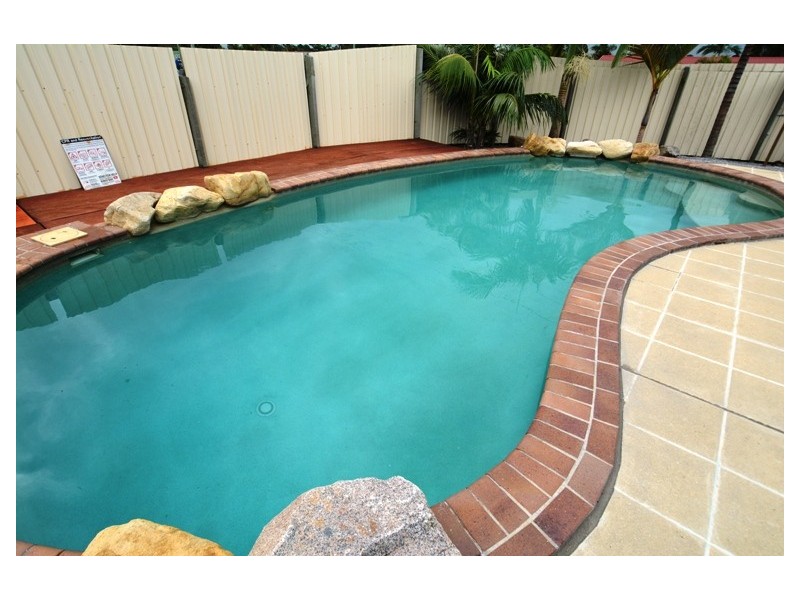 1 Renmark Crescent, Caboolture South QLD 4510