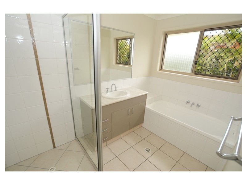 1 Renmark Crescent, Caboolture South QLD 4510