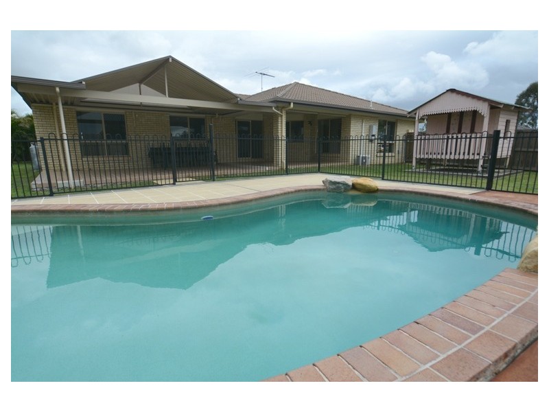 1 Renmark Crescent, Caboolture South QLD 4510