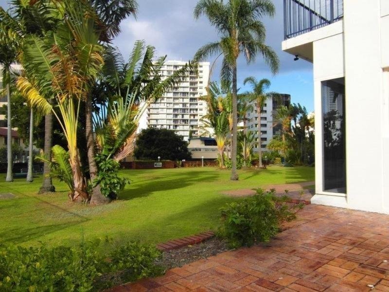 1 / 2 RIVERVIEW PARADE, Surfers Paradise QLD 4217