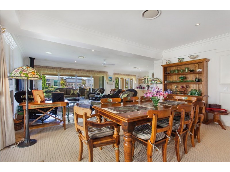 8058 RIVERSIDE DRIVE, Sanctuary Cove QLD 4212