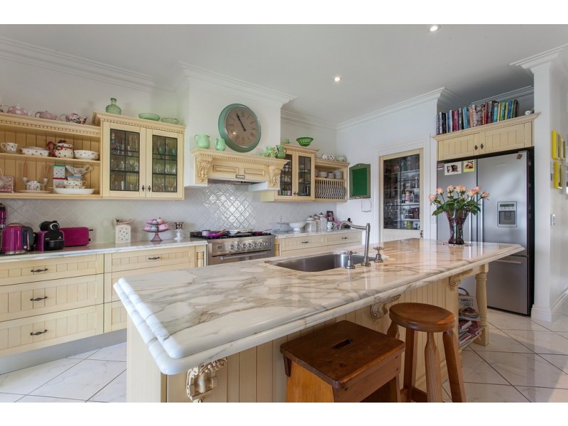 8058 RIVERSIDE DRIVE, Sanctuary Cove QLD 4212