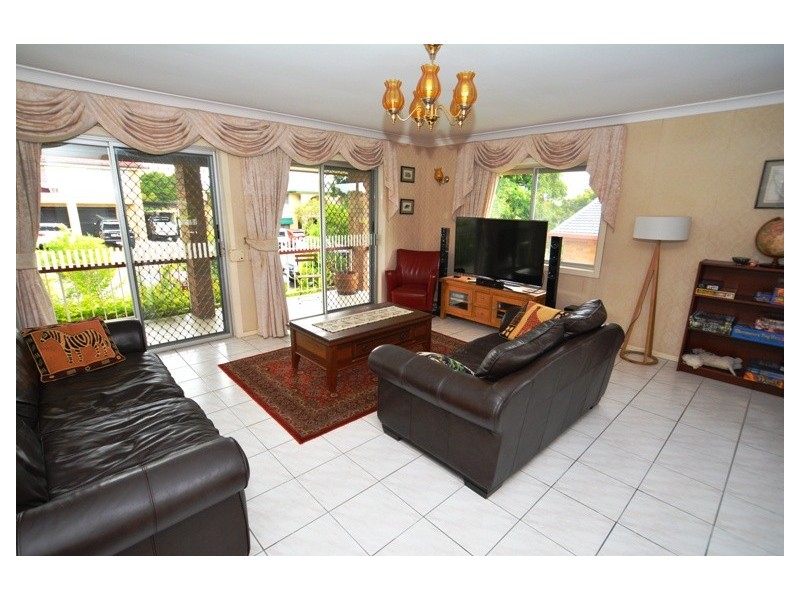 16 Raglass Street, Everton Park QLD 4053