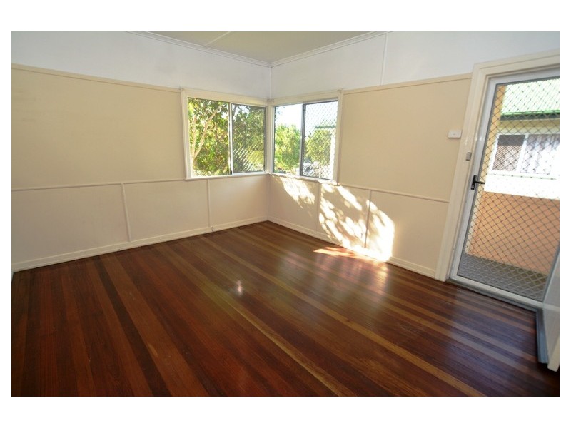 32 Garde Street, Stafford QLD 4053