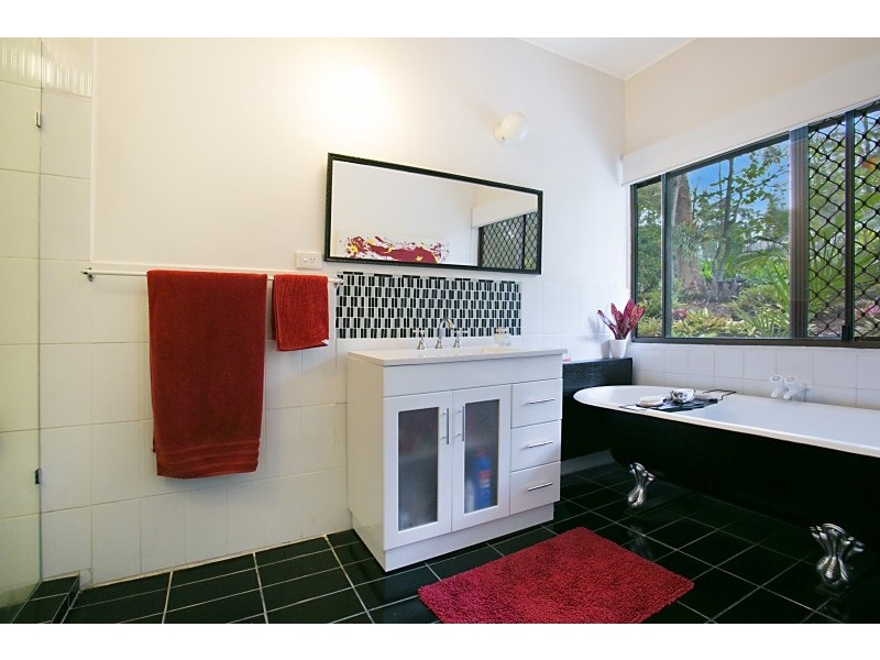 6 NANCY YAUN COURT, Worongary QLD 4213