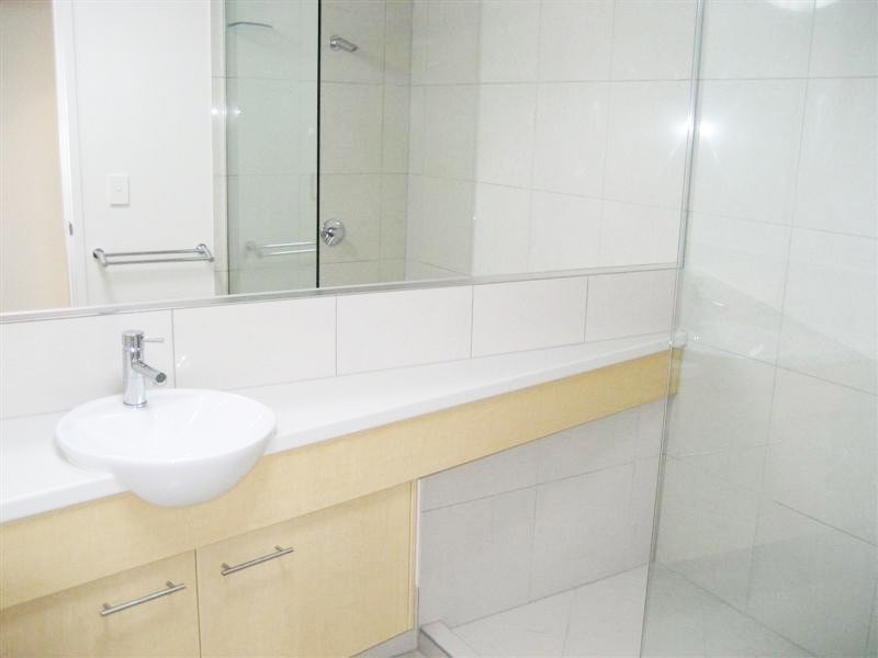 24 / 51 GRAND PARADE, Kawana Island QLD 4575