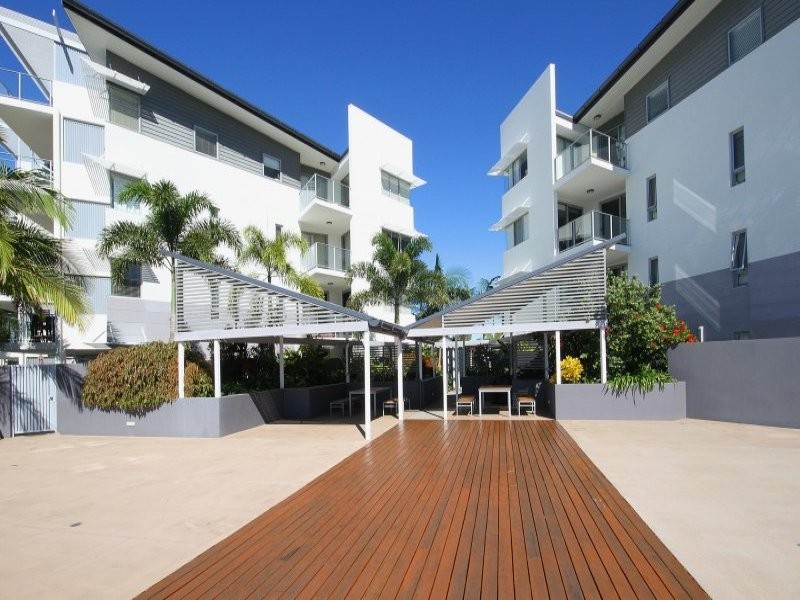 24 / 51 GRAND PARADE, Kawana Island QLD 4575