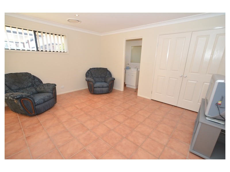 5 Hillside Court, Joyner QLD 4500