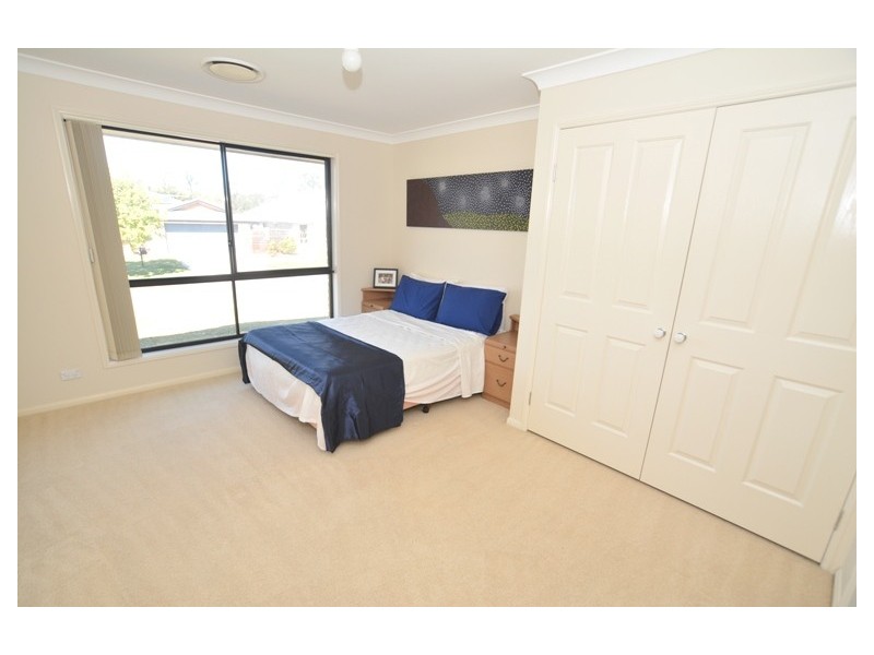 5 Hillside Court, Joyner QLD 4500