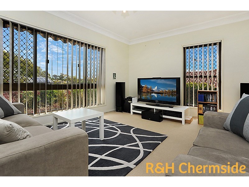 17 Ustinov Cres, Mcdowall QLD 4053