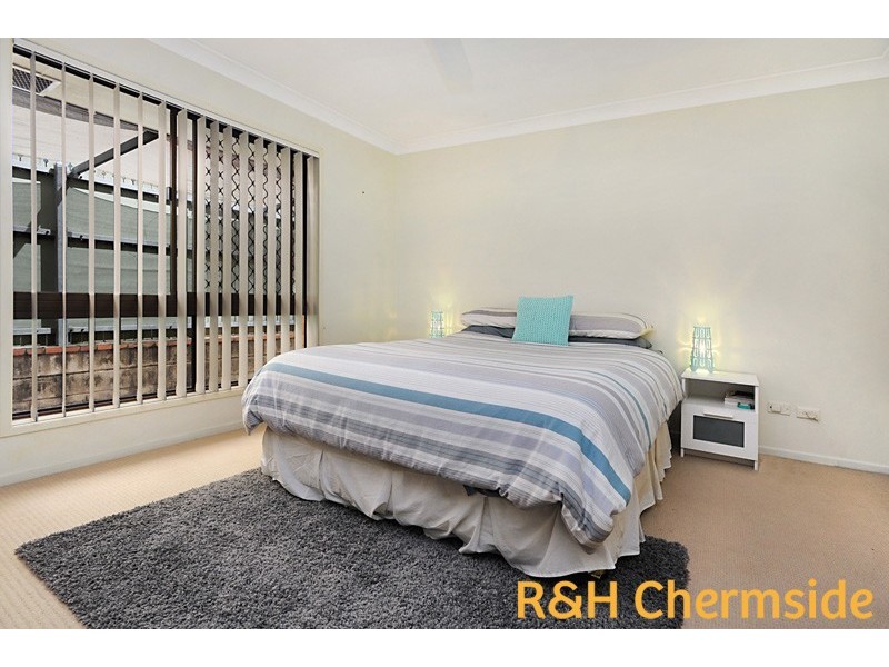 17 Ustinov Cres, Mcdowall QLD 4053